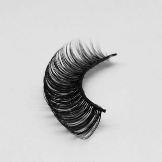 Showing the Bestie Lashes style in a white background