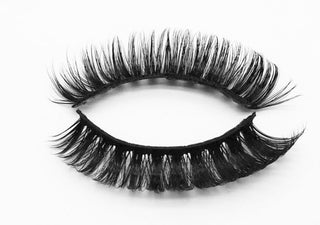 showing the Boss Babe Lashes style in a white background